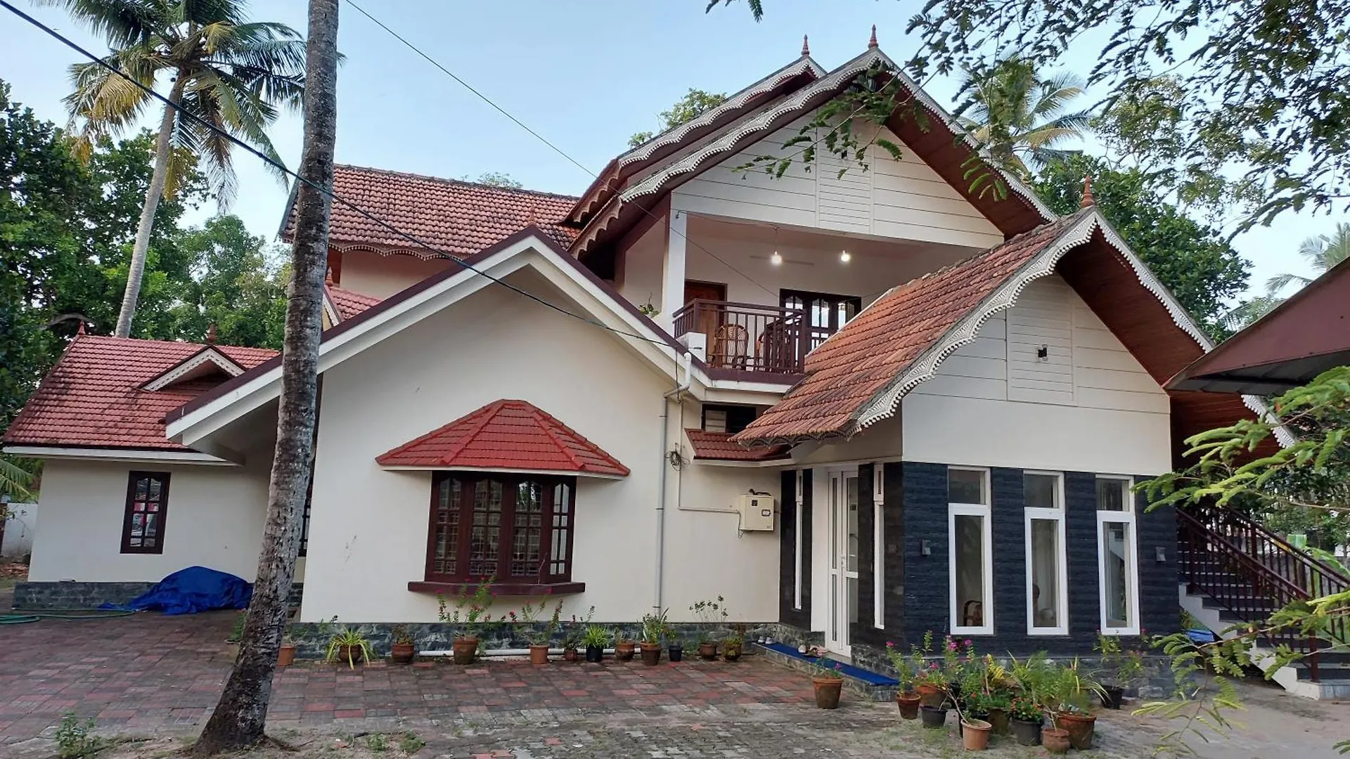Saras Home Alappuzha Beach Apartment