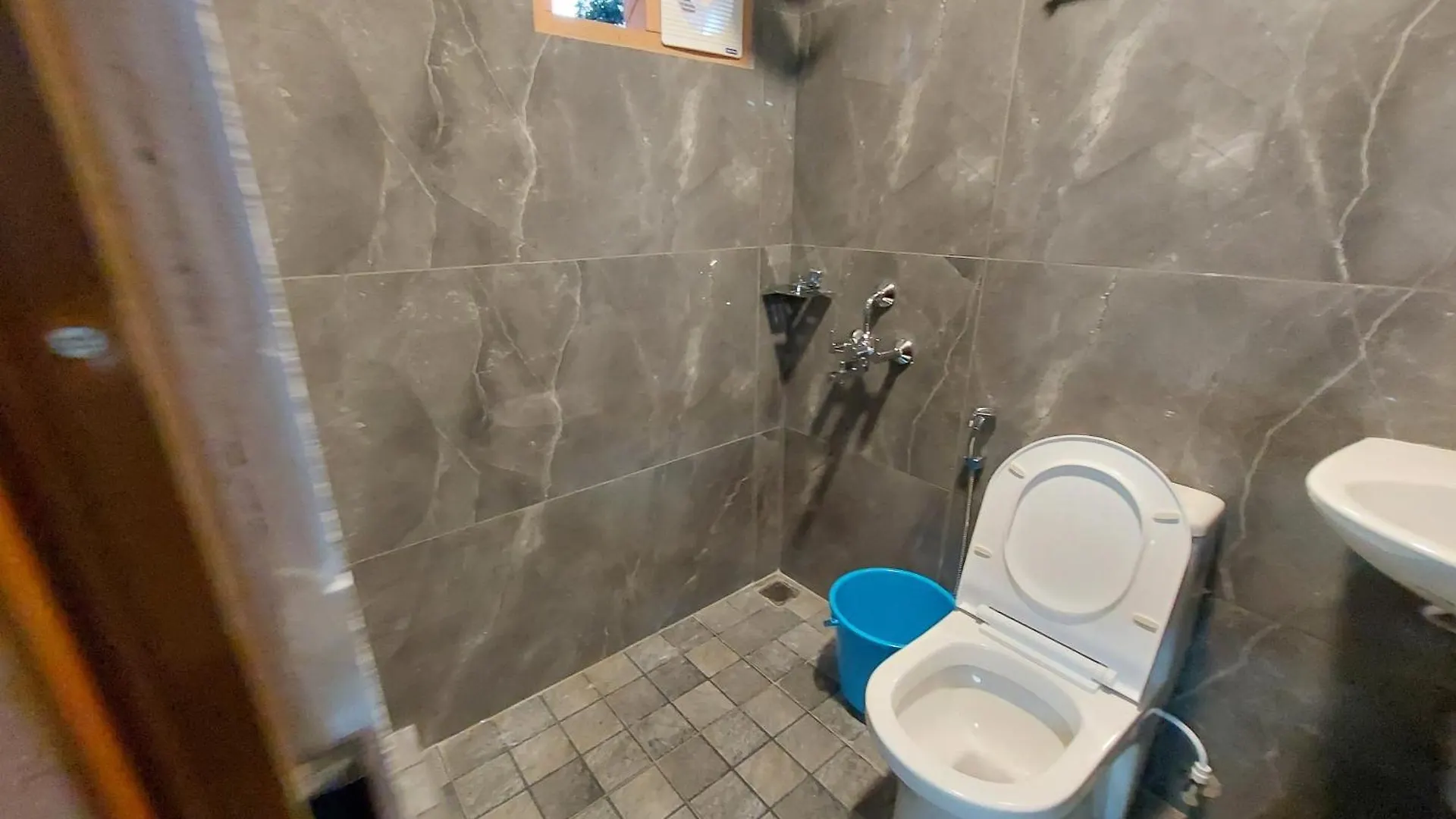 Apartment Saras Home Alappuzha Beach